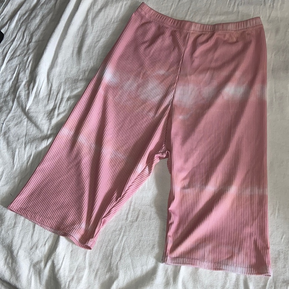 Tie- dye pink shorts 💖